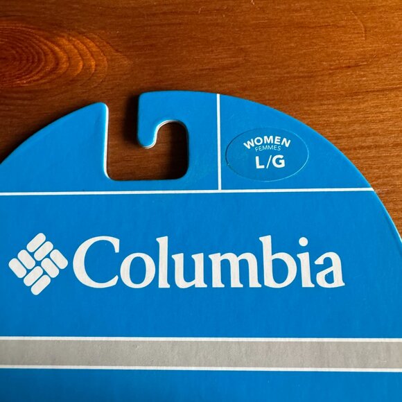 NWT Columbia Burgundy Stretch Beanie / Gray Phone Friendly Cozy Gloves in Large - Picture 7 of 11